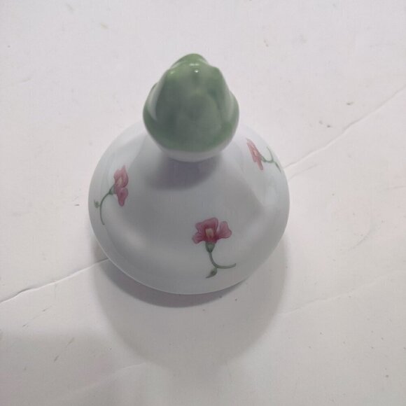 Denby Fine China Coffee Service made in Portugal. Beautiful Floral on pure white - Picture 5 of 6